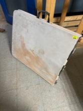 Folding table
