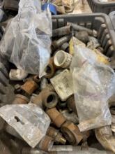 Tote with mixed gas pipe fittings