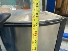 Metal trash can with lid measurementin photo