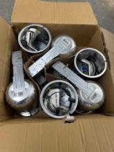 Aluminum recessed light fixtures