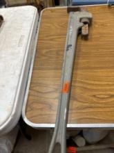 Pipe wrench