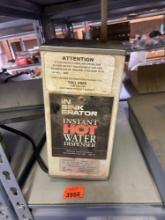 Instant hot water dispenser