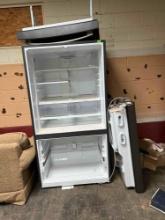 GE fridge - doors need to be put on Must bring help to load