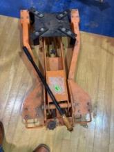 Hydraulic transmission jack Must bring help to load Measurements in photo