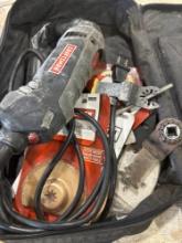 Multipurpose tool with several blades and sand paper