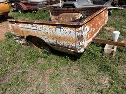 Pick up bed trailer76x5 Must bring help to load Contents is not included