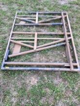 Great feed panel Gate 52 x 40 Must bring help to load