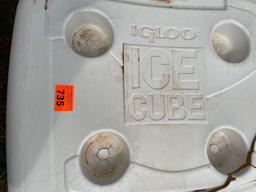Igloo pullable cooler OSU, cracked top with cup holders