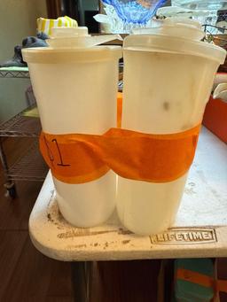 Box of kitchen storage containers,