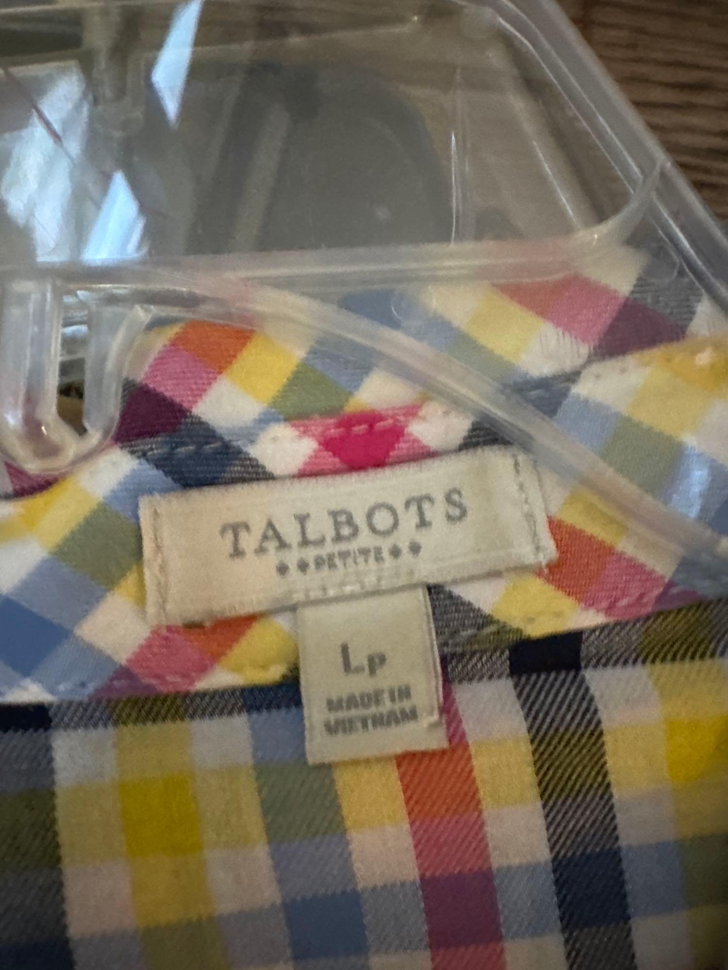 Womens blouses and shirts sizes 810, mediums, 63 pieces