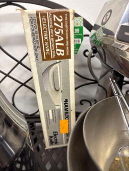George Forman grill, Kraft, Hamilton Besch electric knife, Hamilton Beach stand mixer