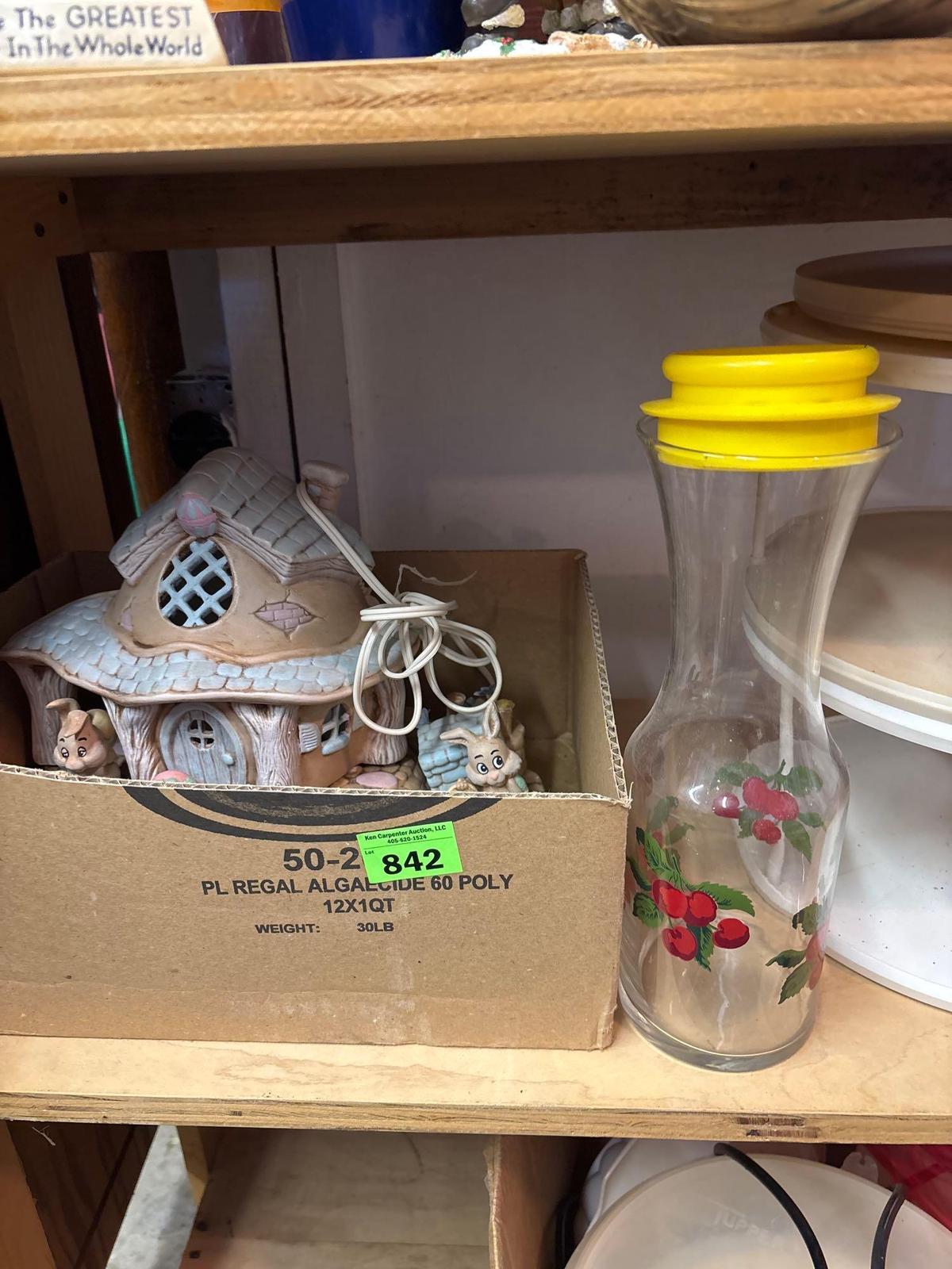 Decor, vases, plastic lazy Suzan plastic bowls
