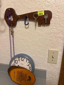wall decor; clock; key holder; plaque