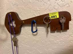 wall decor; clock; key holder; plaque