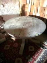 Vintage Wood table, bring Help to move, item located in basement