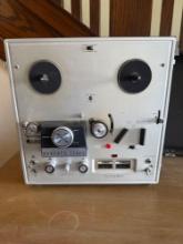 Reel to reel player