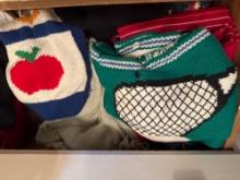 Sweaters clothing, size large