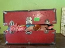 vintage doll trunk case with dolls, clothes, and blankets