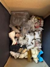 Figurines bears dogs duck