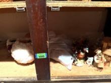 Contents on shelf, home decor items