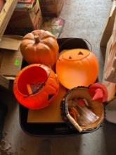 Tote with pumpkins and other fall forms