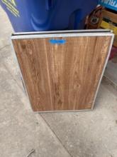 Folding table