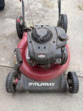 Murray self-propelled mower with Briggs & Stratton engine appears to be a 21 inch mower
