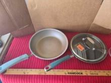 2 Rachel Ray Skillets with 1 Lid. 9 and 10 Inch. All one Money