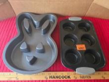 1 Cake and 1 Muffin Pan . Like New. Both one Money.