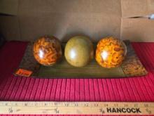 Home Decor. Tray with 3 Decorative Balls..