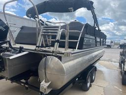 2023 Trifecta 24ft Tritoon 24UL LE boat with 200 Hp mercury