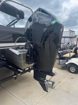 2023 Trifecta 24ft Tritoon 24UL LE boat with 200 Hp mercury