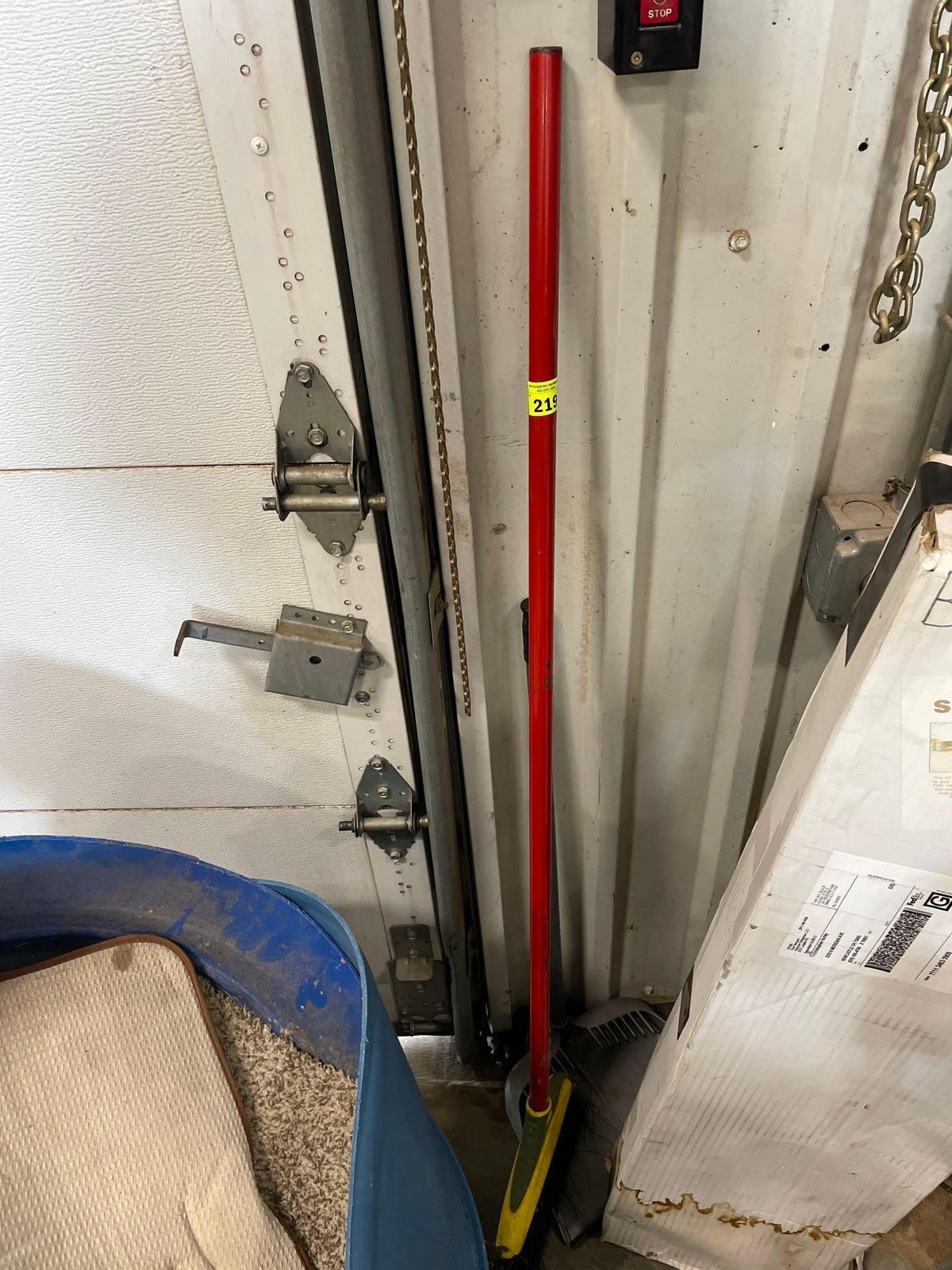 broom and dust pan