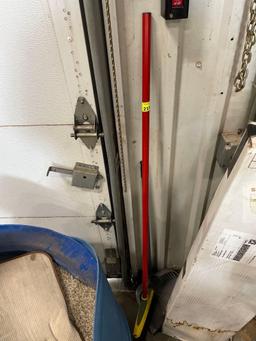 broom and dust pan