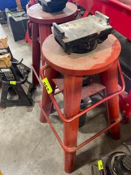 two 10 ton jack stands
