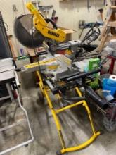 DeWalt 12in double bevel sliding compound miter saw w/ table