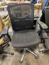 Rolling office chair