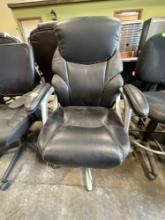 Rolling office chair