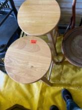 Bar stools measurements in photos
