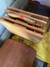 4 dinner trays with stand