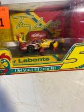 NASCA 05 Tabonte 1/64 scale pit crew set
