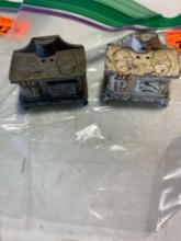Stove salt and pepper shakers