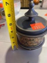 Trinket jar with lid