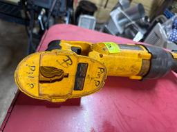 DeWalt 20 V max cordless reciprocating saw