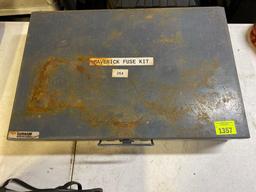 Metal container with fuses