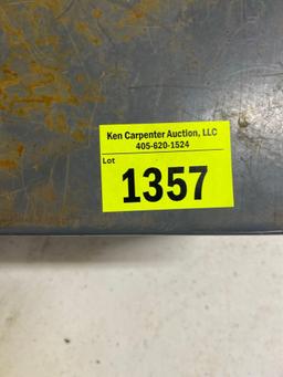Metal container with fuses