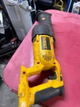 DeWalt 20 V max cordless reciprocating saw