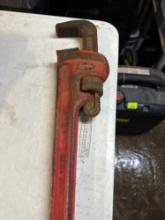 Pipe wrench