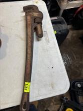 Pipe wrench