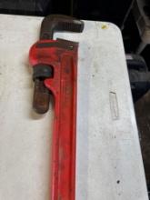 Pipe wrench